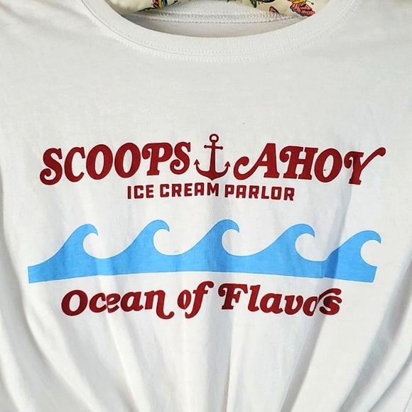 Netflix Stranger Things Scoops Ahoy Ice Cream Parlor White Tie Front Shirt Sz S - Picture 7 of 17